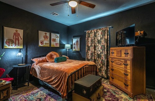 Central Oklahoma City House | Plaza District home with swimming pool!