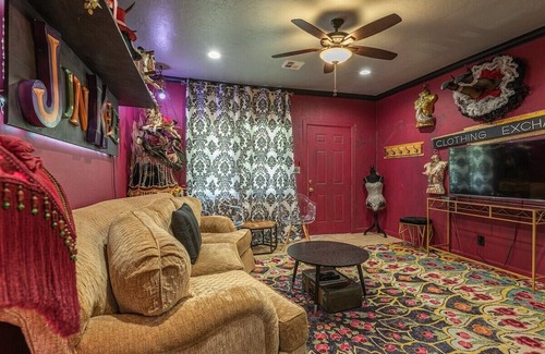 Central Oklahoma City House | Plaza District home with swimming pool!
