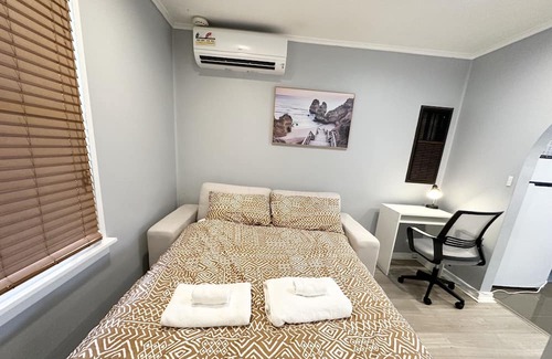 Warwick Farm House | Cosy home in Central Liverpool walking to train, bus, shops and restaurants