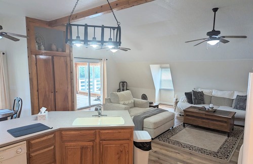White Cottage House | Rest and Relaxation on the Muskingum River