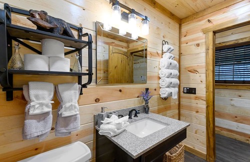 Smithville Cabin | Homey 2 BR Cabin