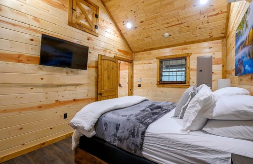 Smithville Cabin | Homey 2 BR Cabin