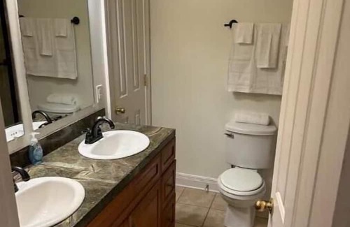 Vicksburg Apartment | Next to 10 South, Cottonwood’s & Roof Top!