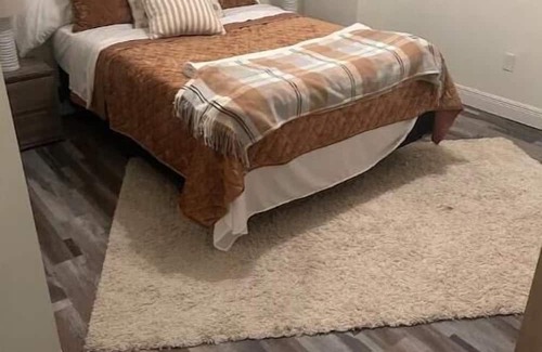 Vicksburg Apartment | Next to 10 South, Cottonwood’s & Roof Top!