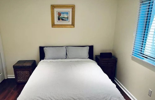 Broomall House | Sophia’s Garden Flat B-Quiet & Convenient Suburb