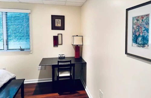Broomall House | Sophia’s Garden Flat B-Quiet & Convenient Suburb