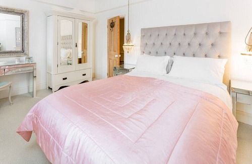 Trafford House | SPR Altrincham A Lovely Period Property Home