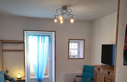 Tauves Apartment | Location Saisonnière La Berbère Dans le Bourg de Tauves