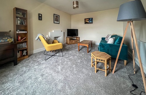Helmsdale Cottage | Tigh Na Mara is a traditional two-bedroom cottage located in the town of Helmsdale.