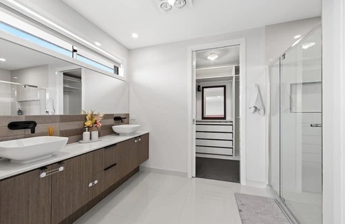 Werribee House | 4BR gateaway werribee SPA House