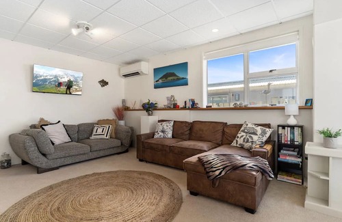 Pukehina House | Beauty on the beach front