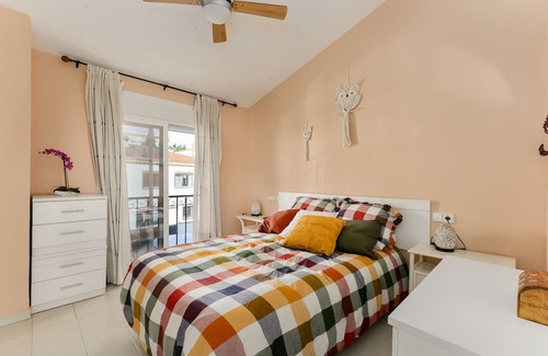 Puerto de la Duquesa Apartment | Apartment 'Hacienda Guadalupe' with Sea View, Wi-Fi and Air Conditioning