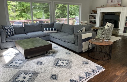Lakeville House | Cozy lake house close to Hotchkiss, Indian Mountain and Berkshire Schools!