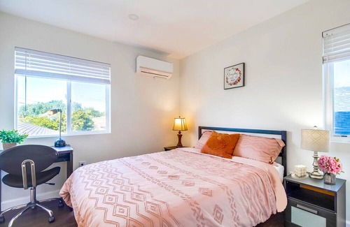 National City House | Modern, Downtown 3-Bedroom 3-Bath Home w/ Balcony Views, Free Parking & Laundry