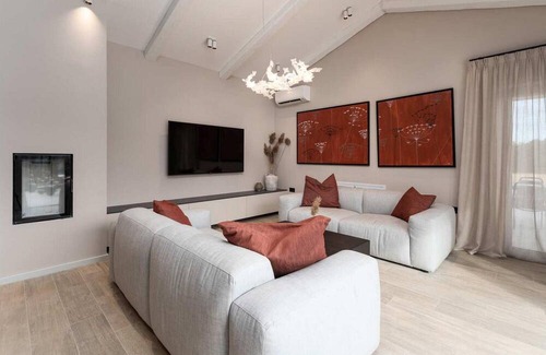 Kadumi House | Villa Curitico, modern villa for 8 guests with heated pool and wellness only 6 km from of Porec and