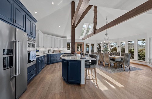 Gold Beach House | Pirate Cove Retreat - Epic Ocean Views, Beach Path