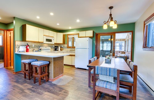 Lackawaxen Cabin | Rustic Masthope Mountain Retreat w/ Private Sauna!