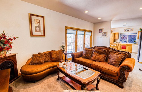 Thornton House | Private Basement by Outlet/Golf Course/East Lake