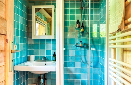 Les Tines Cabin | Mazot Mer de Glace Cosy Cabin