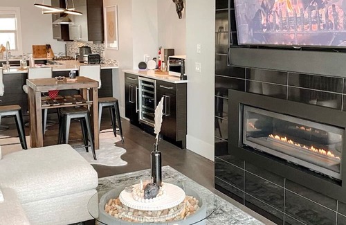 Southwest Mission House | This house is a 3 bedroom(s), 3 bathrooms, located in Kelowna, .