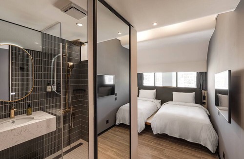 Zhongzheng Hotel | Hanns Summer