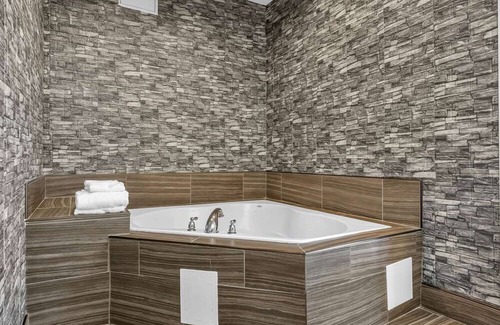 Vacaville House | Great Relaxing Overnight Stay! Free Breakfast, Close to Nut Tree Family Park!