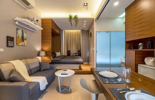 Xinyi Condo | 1B1b Cinema, Kitchen, Bathtub, Desk, 1.5min to MRT