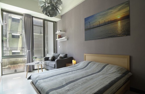 Xinyi Condo | 1.5 Min Walk to City Hall MRT Cinema Experience