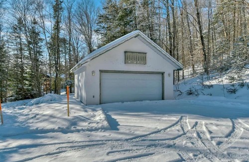 Les Pays-d'en-Haut Regional County Municipality Ski Chalet | 4 Br Luxury St-Sauveur Chalet & Pool, Swim Spa, fireplace, close to Ski resort