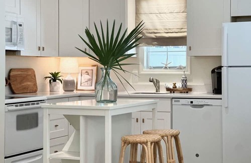 Saint Simons Heights Condo | Sandy Shores Retreat - Pet Friendly!