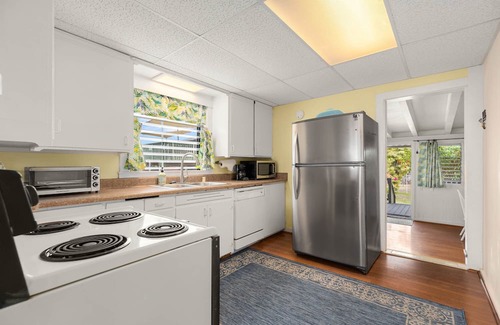 Ewa House | Ewa Beachfront Cottage: Beachfront w/Yard & Oceanviews - Your Nostalgic Aloha!