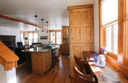 Crested Butte House | Spacious, new townhome in town of Crested Butte