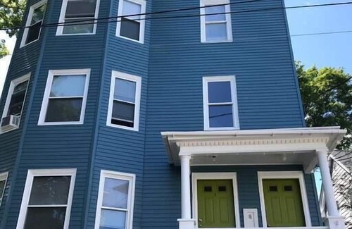 Munjoy Hill Apartment | Petit Pad Atop Munjoy Hill+Steps to Eastern Prom!