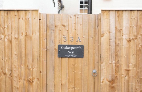 City Centre Apartment | Shakespeare's Nest - Stratford-Upon-Avon