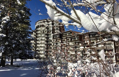 La Salle-les-Alpes Apartment | 50m from resort center, 8th floor, view ski slopes, balcony, tv, ski locker, 38m², Serre Chevalier