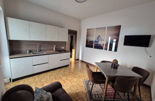 Villair-Amerique Apartment | Lighthouse Retreat – Relax in a Peaceful Garden with Breathtaking Mountain Views