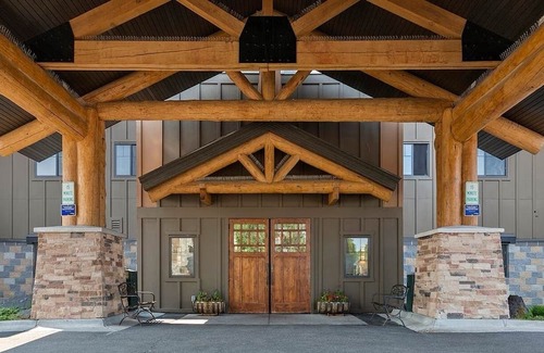 West Yellowstone Condo | 2-bedroom condo in superb West Yellowstone with fitness and AC