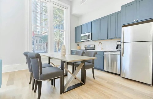 French Quarter Hotel | Full Hotel | Steps to French Quarter & Best Dining | Prime Canal St Location