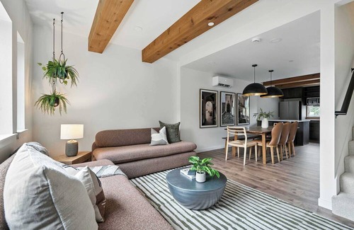 Kerns House | Luxury 2BR Walkable Best Location Fast WiFi