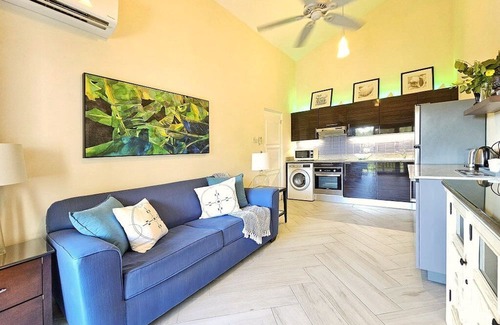 Halcyon Heights Condo | Ixora 9: Enjoy La Dolce Vita in Barbados
