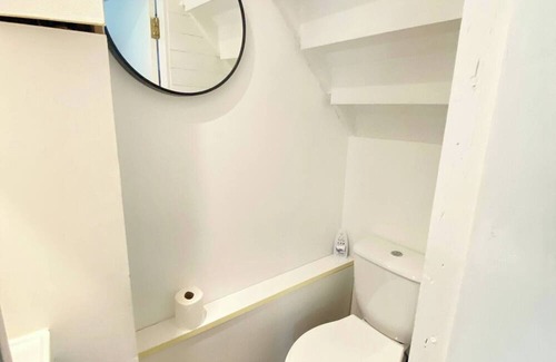 Selhurst House | Glamorous Spacious House