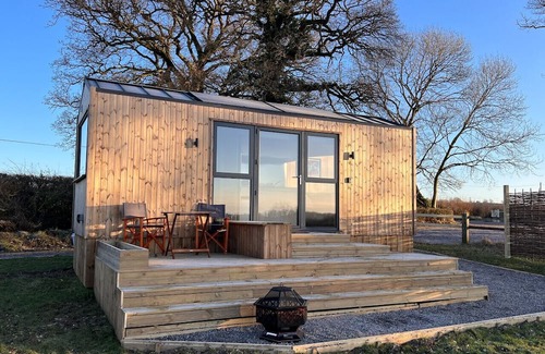 Shaftesbury House | Cosy Cabin at The Coppleridge 1