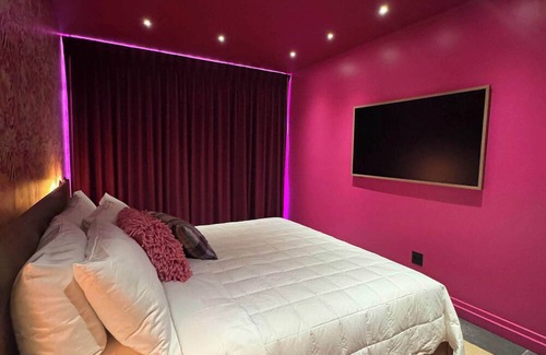 Cherokee Triangle Hotel | Hotel Hilo - Room 203