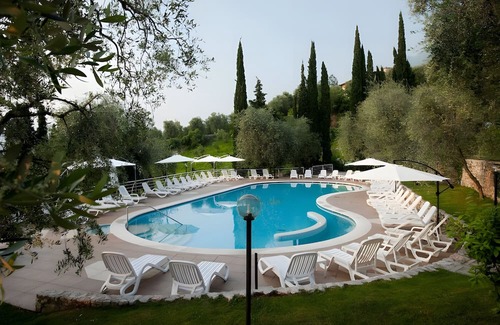 Porto Apartment | Apartment 'Bungalow Pit Stop' with Lake View, Wi-Fi and Air Conditioning