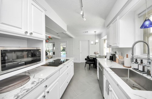 Sharpstown House | Pool Oasis 4-bedroom in fantastic Houston near 59/Galleria/NRG stadium