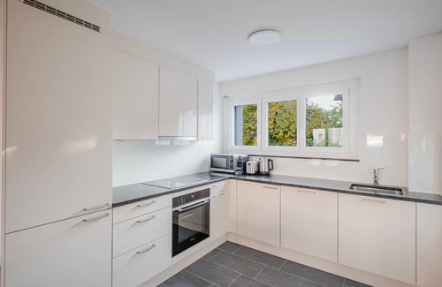 Dietikon District Apartment | Blueground | Dietikon, balcony, nr Park