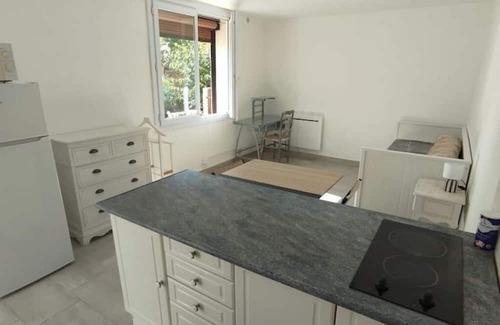 Toulon Apartment | Charming studio located in Toulon