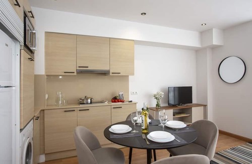 Castello de la Plana Apartment | La Pergola 5F - Double Studio Interior