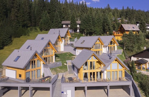 Schonberg House | Stunning villa for 6 guests with WIFI, TV, terrace and pets allowed