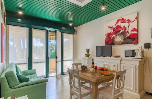 Cinquale Apartment | Beautiful apartment for 4 people with pool, A/C, WIFI, TV and balcony